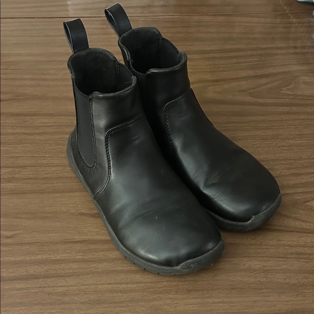 Black Feelgrounds Chelsea Boots